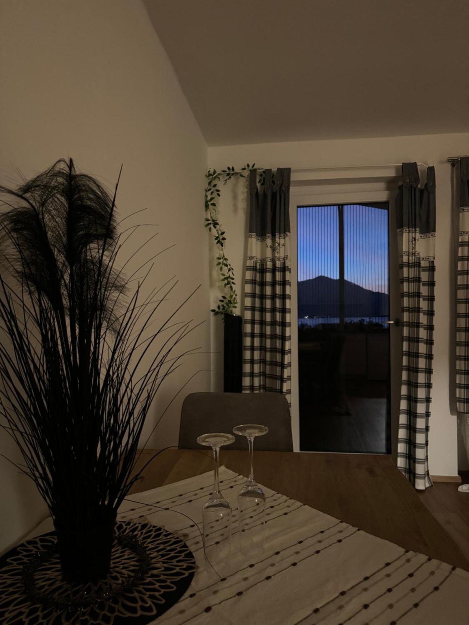Apartment Sunset Am Wolfgangsee Strobl Exterior foto